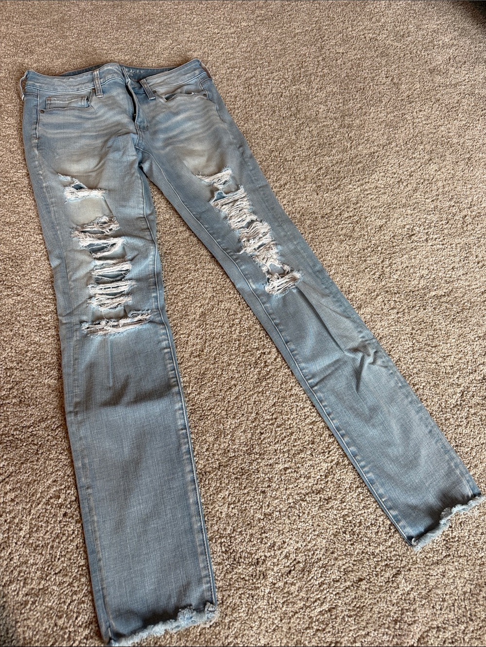 American Eagle Outfitters Light Wash Ripped Skinny Jeans